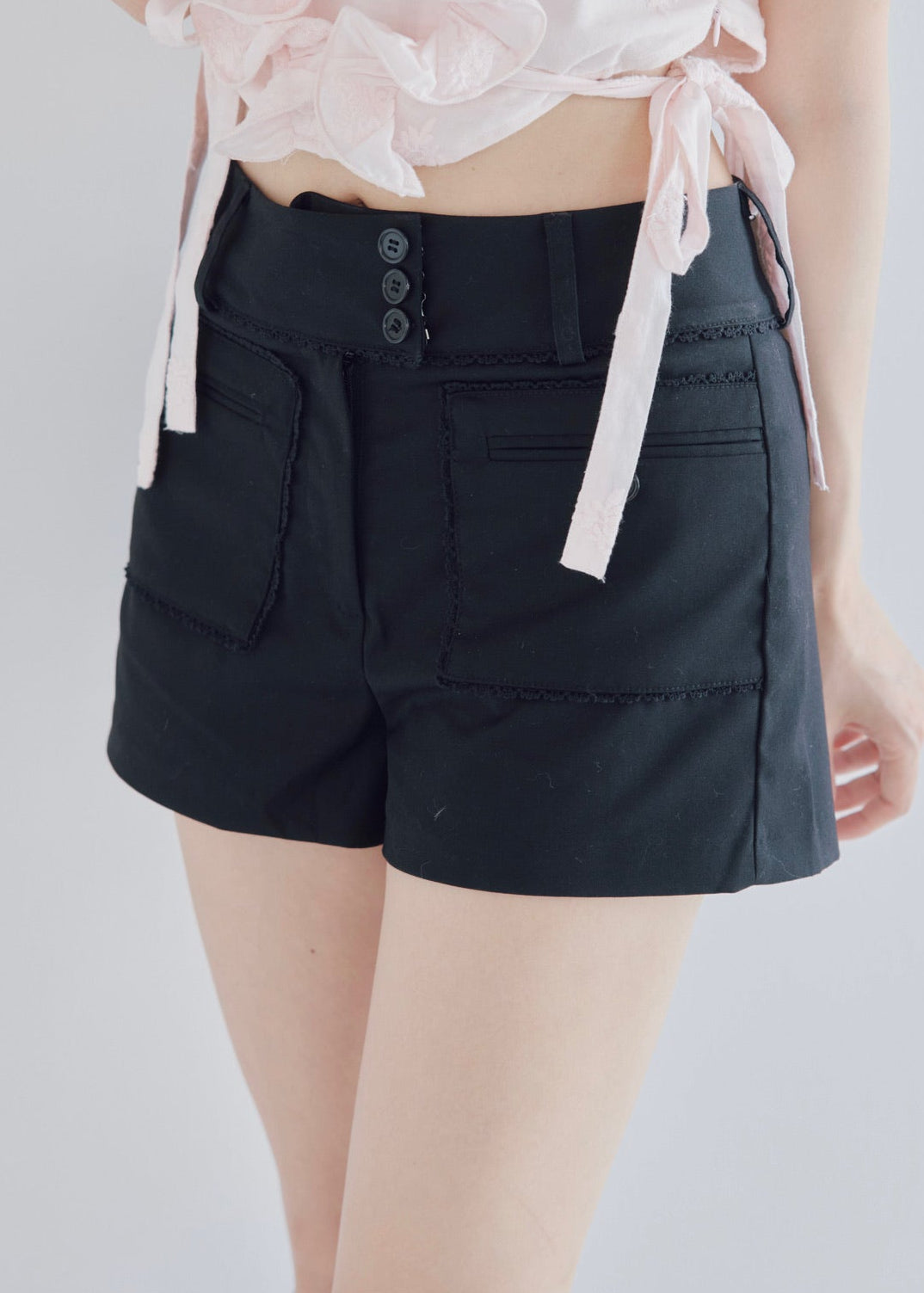 picot lace design short pants