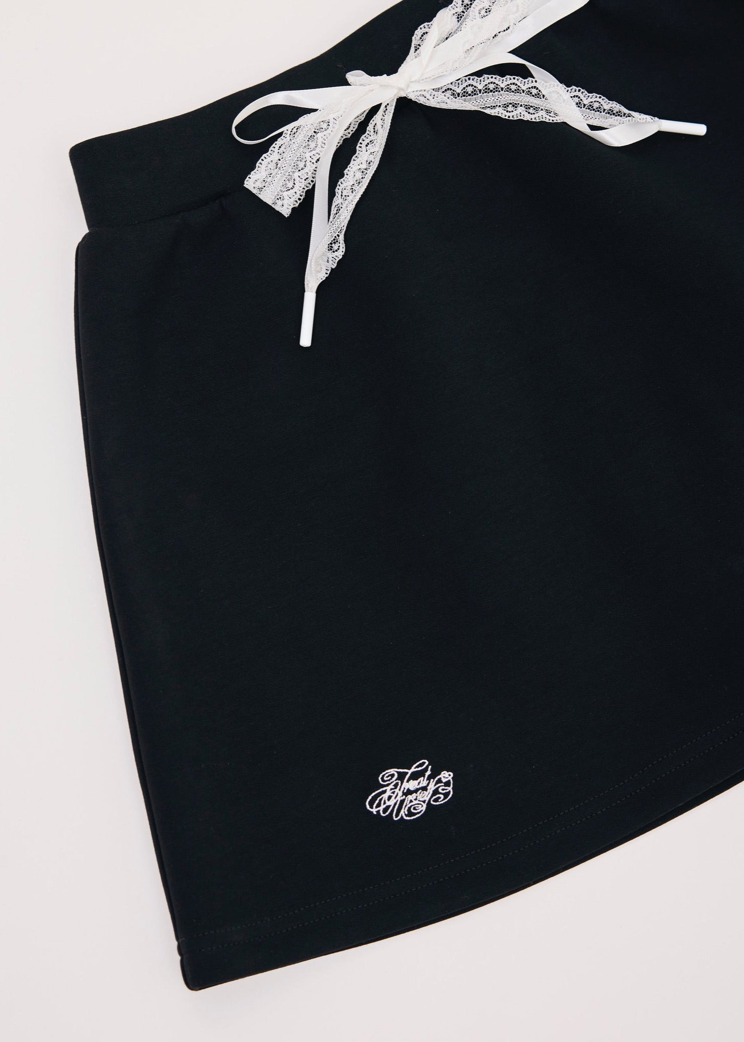 SKIRTS – Treat Ürself