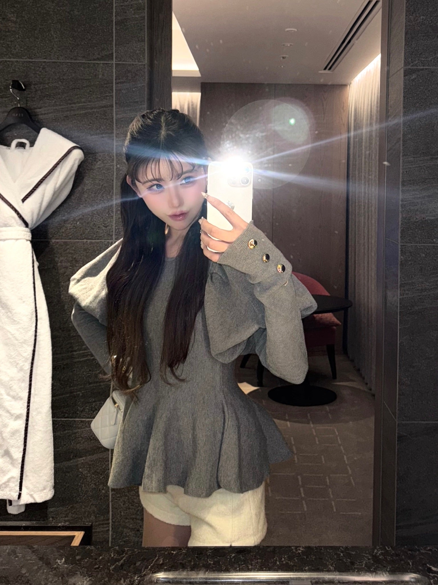 Volume sleeve peplum knit