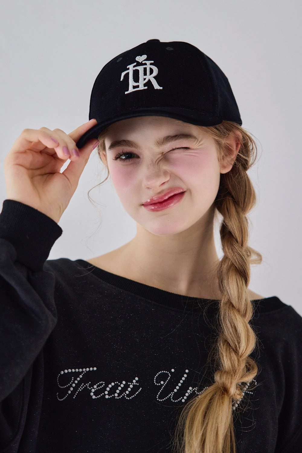 TÜR velours cap – Treat Ürself