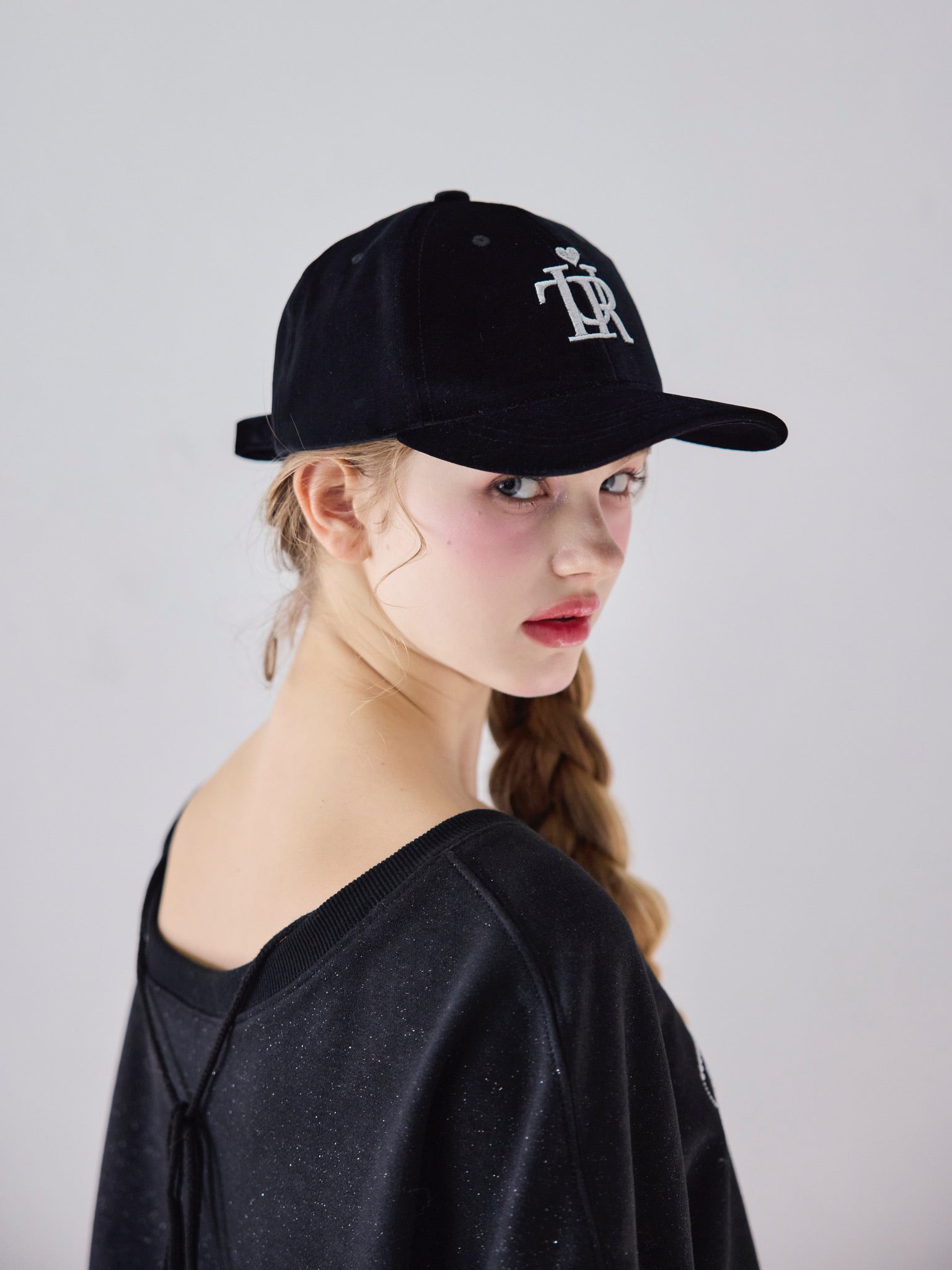 TÜR velours cap – Treat Ürself