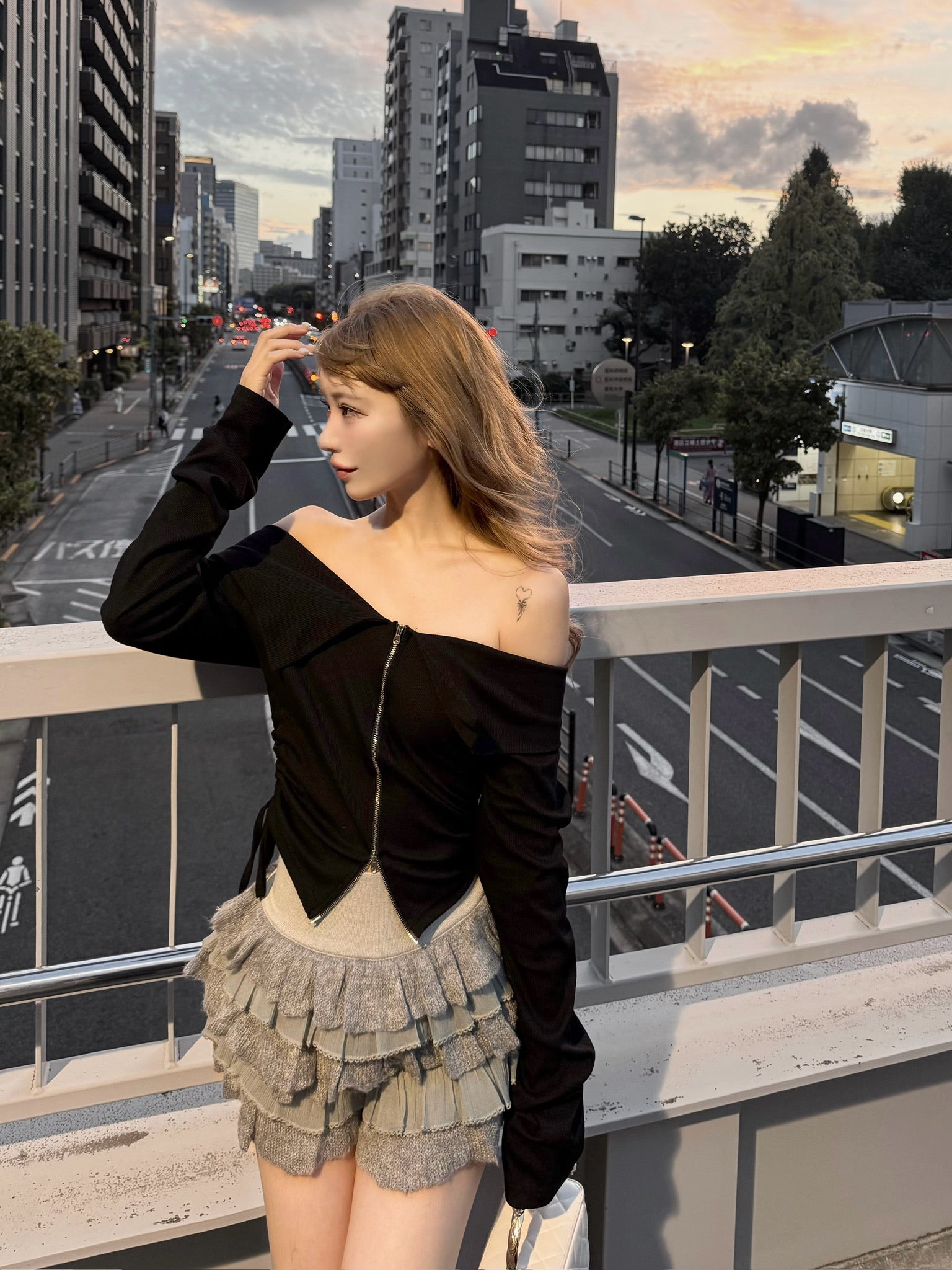 frill mini knit skirt