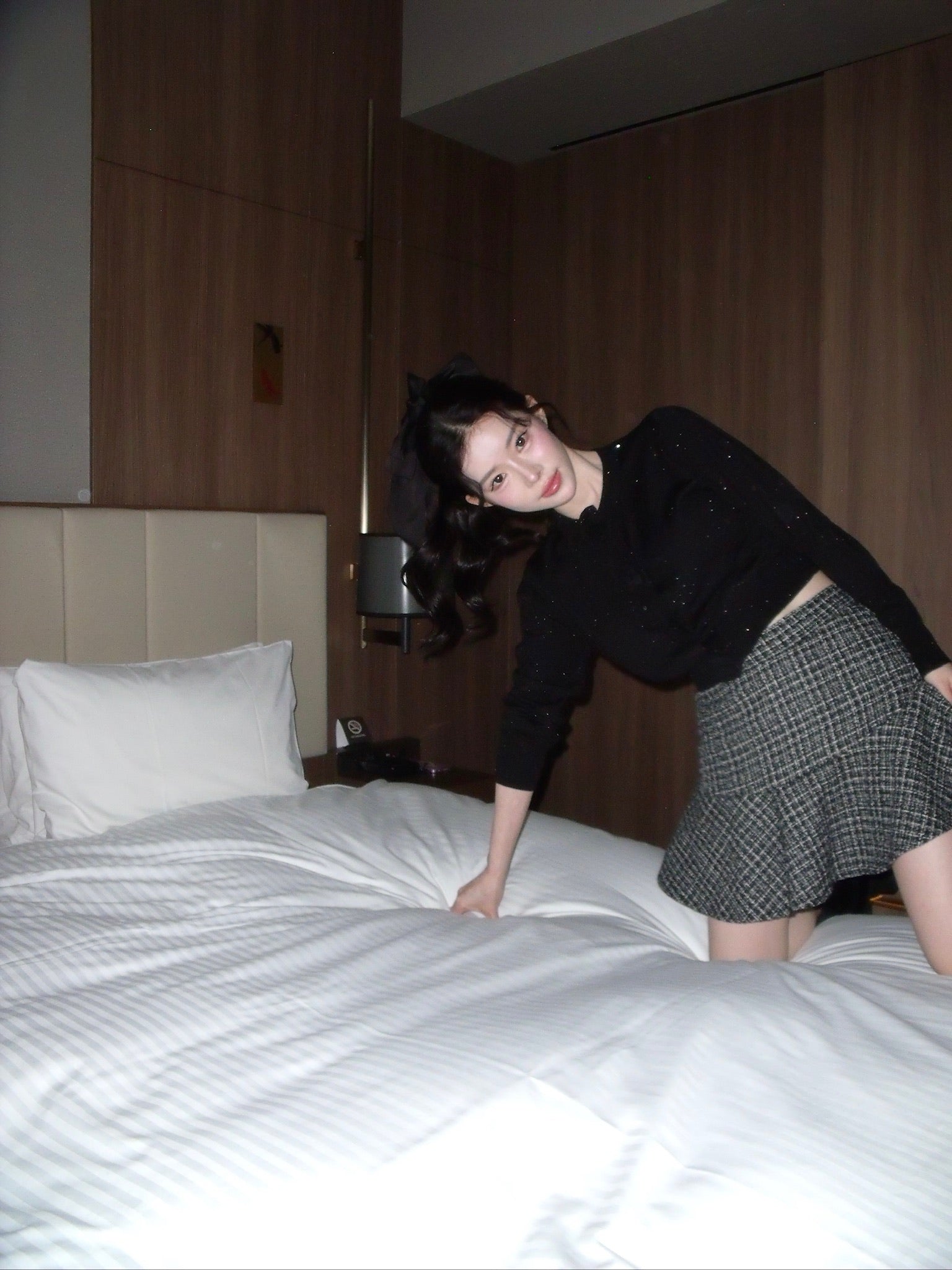 rose motif lame knit cardigan