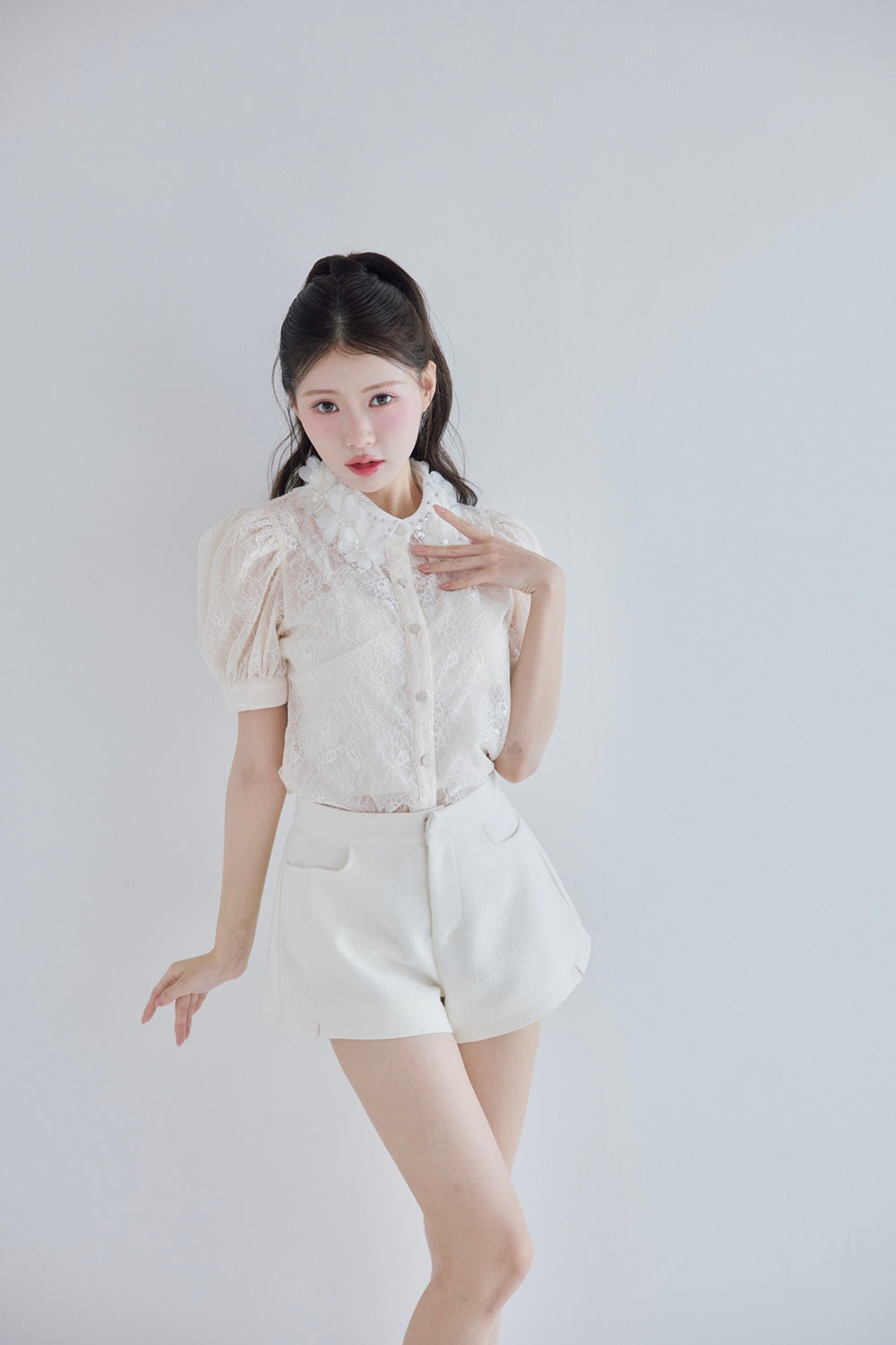 étoile flower lace blouse