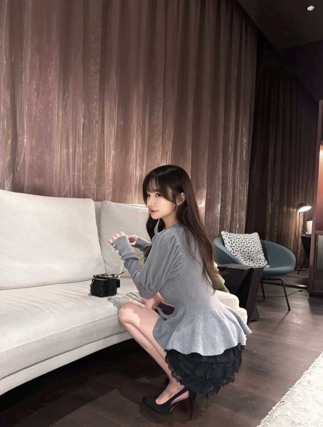 Volume sleeve peplum knit