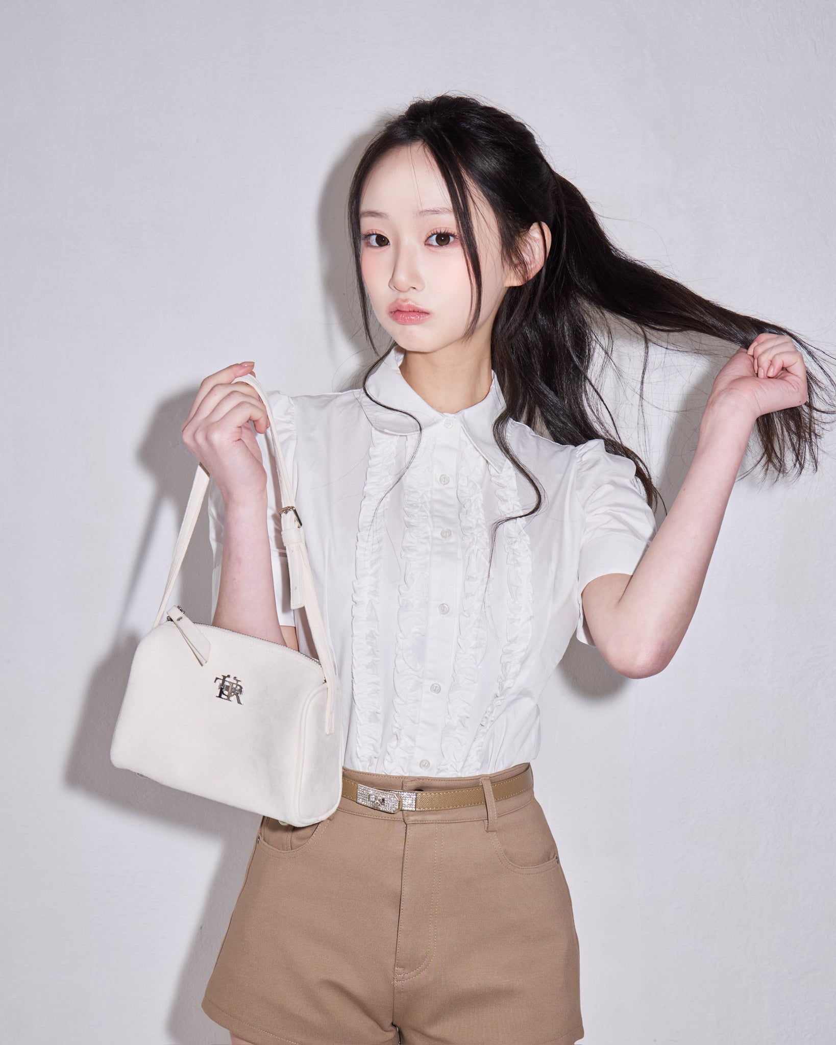 whip cream frill blouse