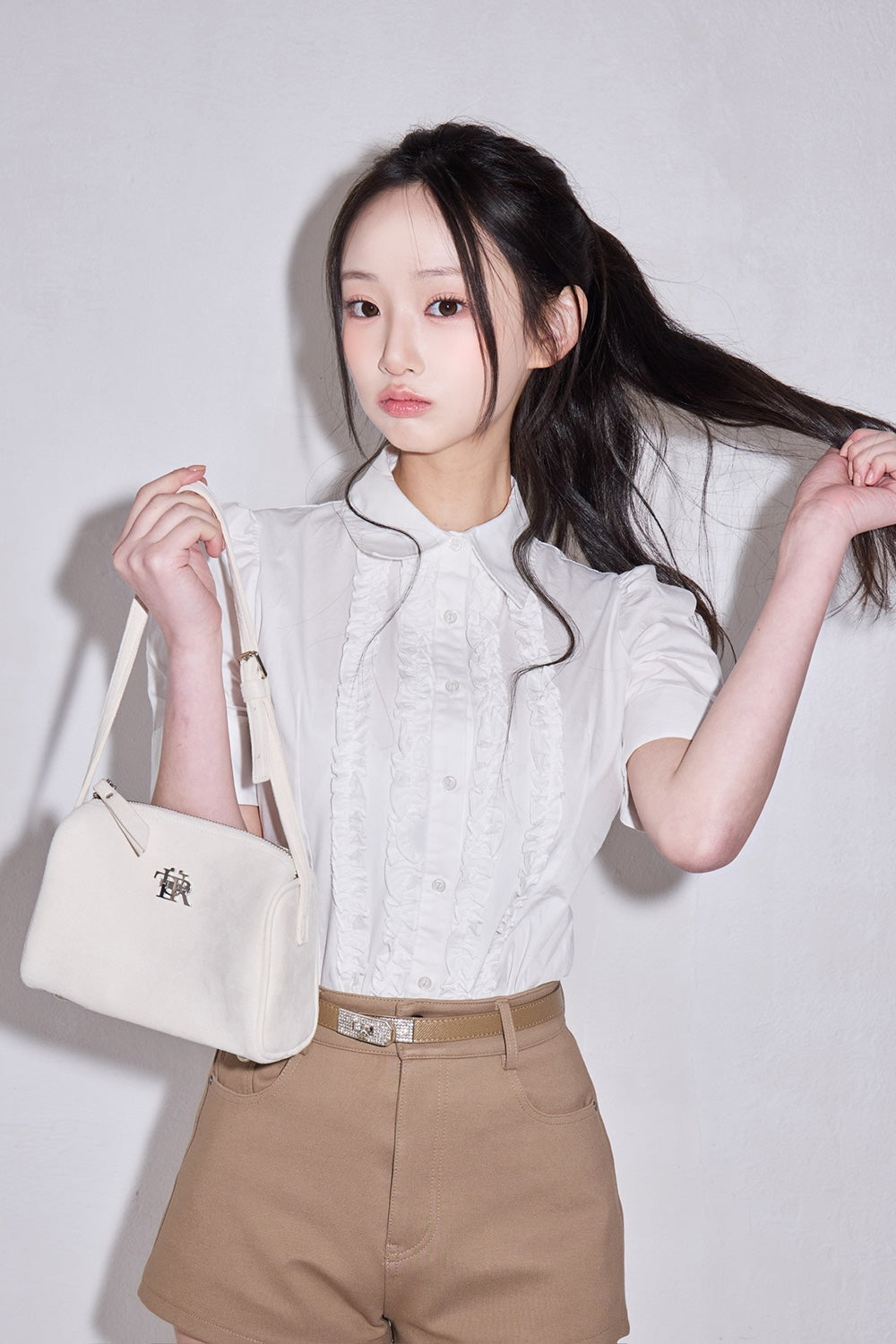 whip cream frill blouse