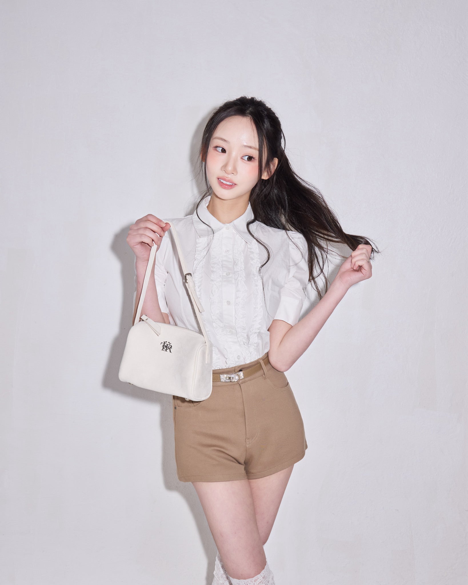 whip cream frill blouse