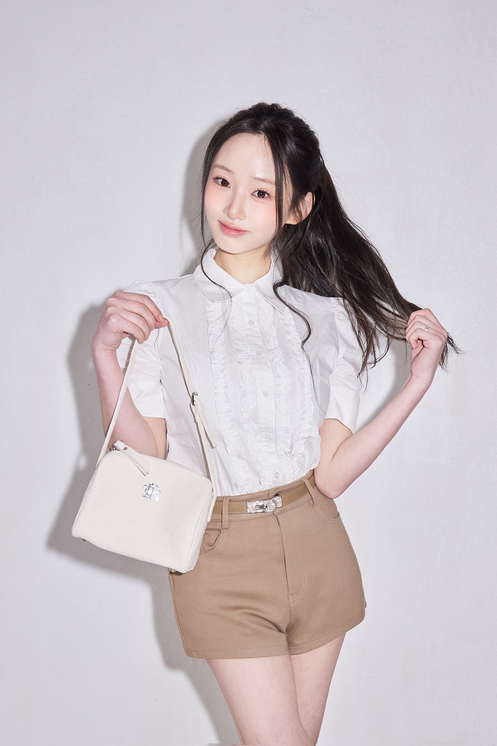whip cream frill blouse