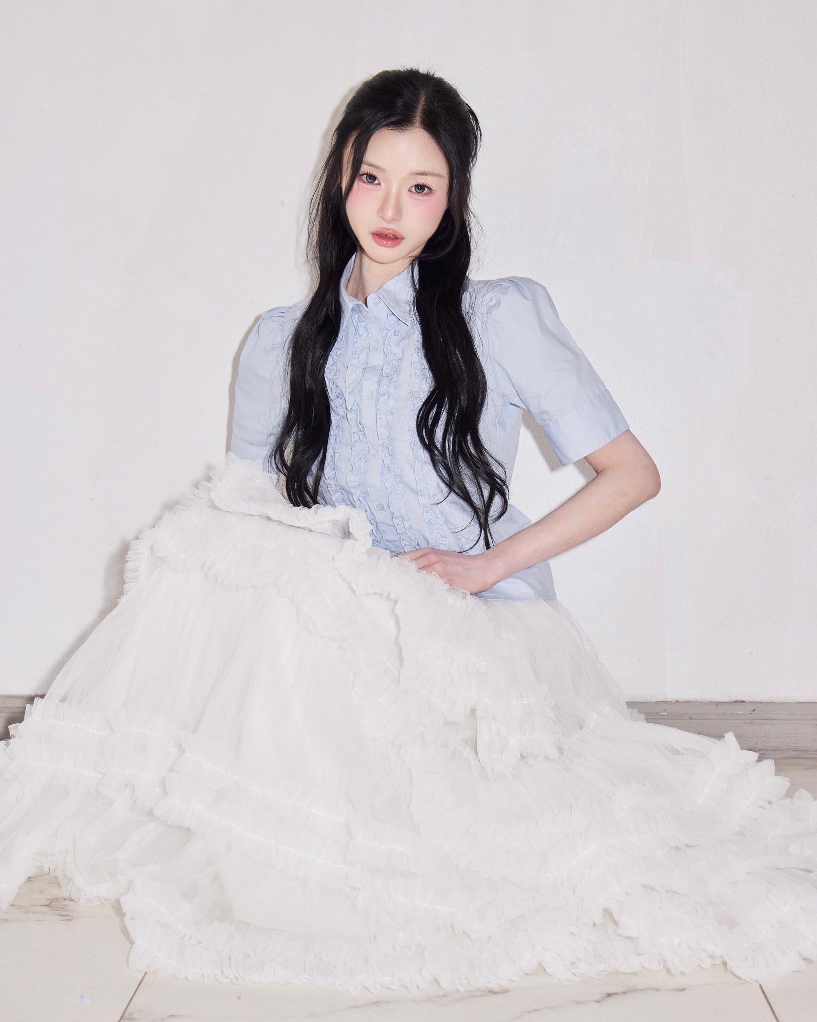 whip cream frill blouse