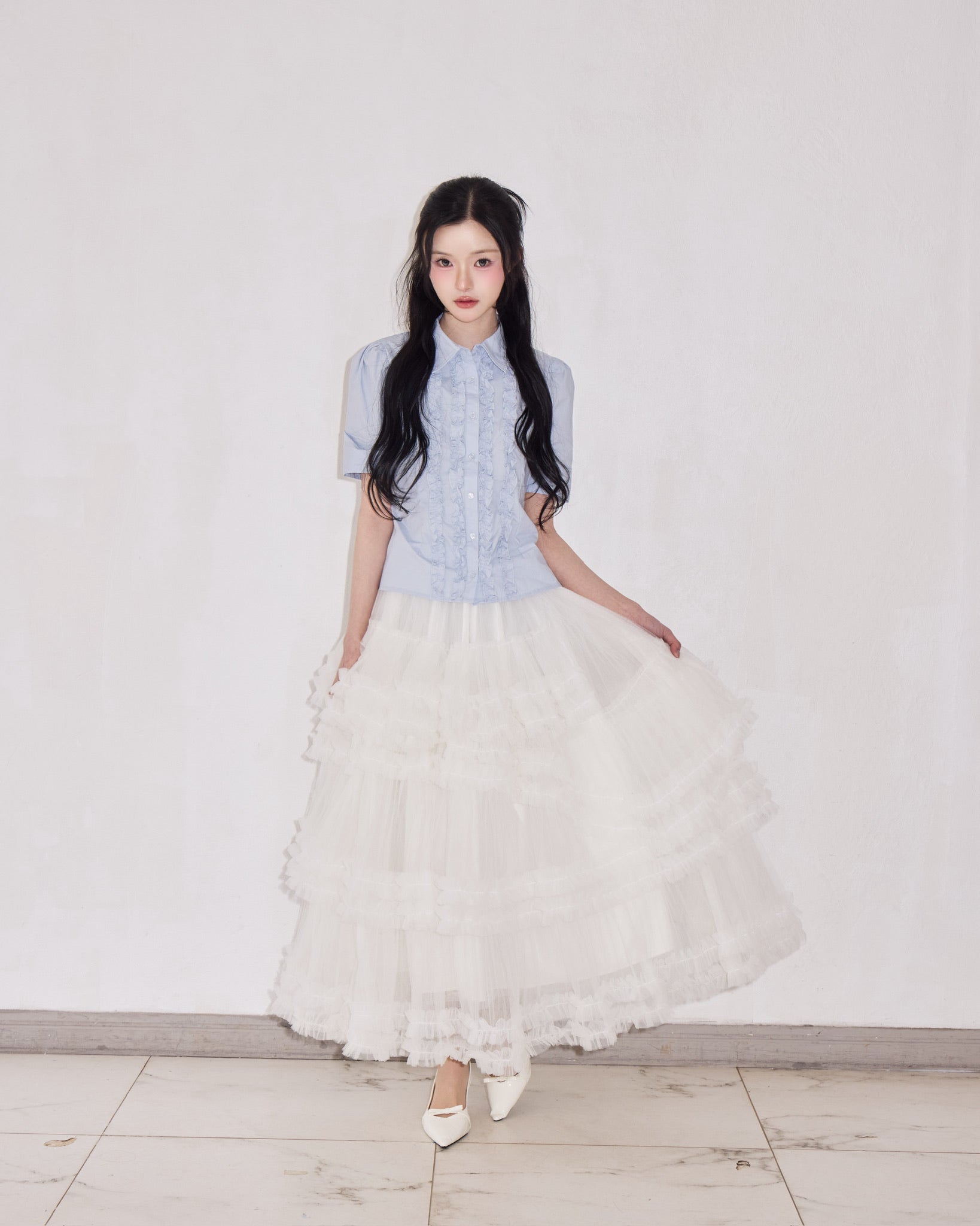 whip cream frill blouse