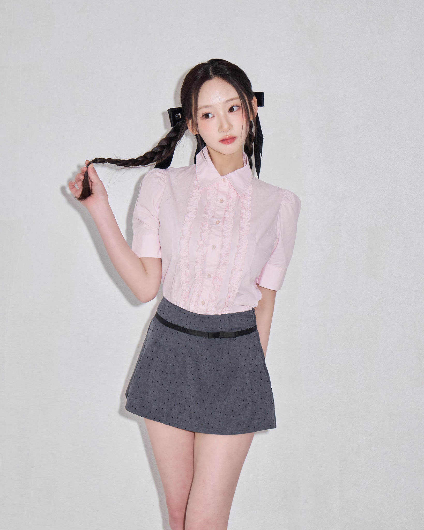 whip cream frill blouse