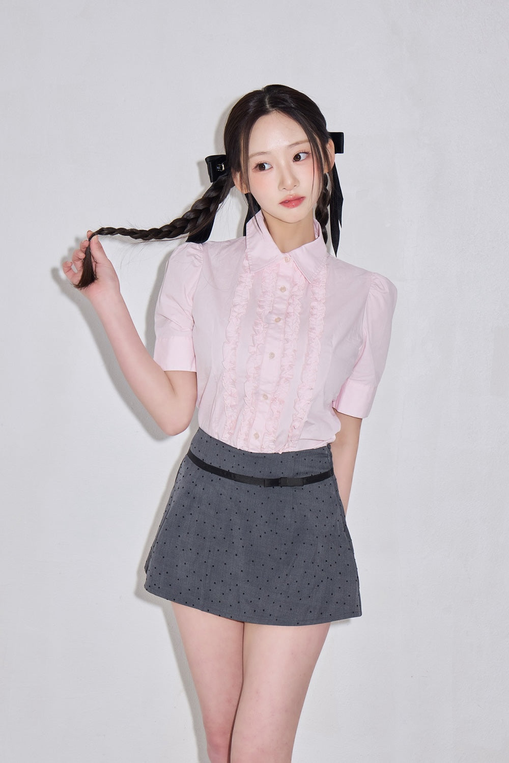 whip cream frill blouse