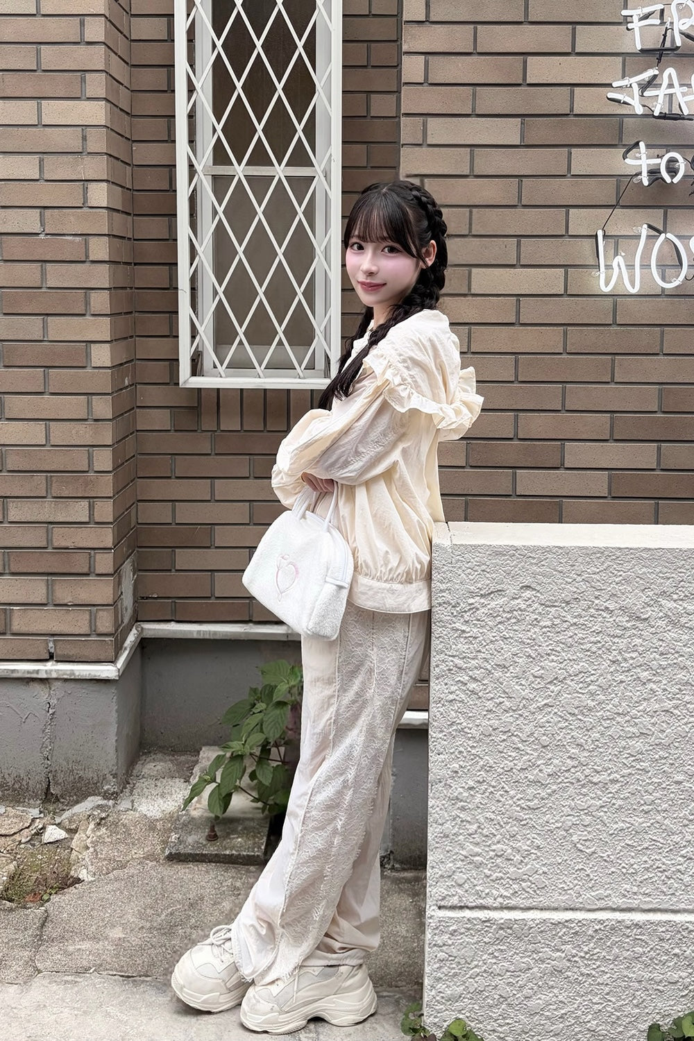 airy lace hoodie