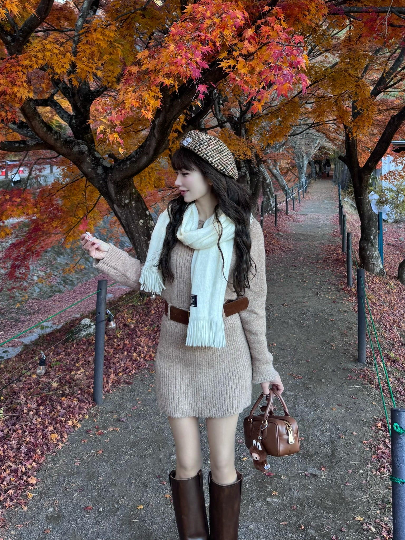 Treat Girl's muffler