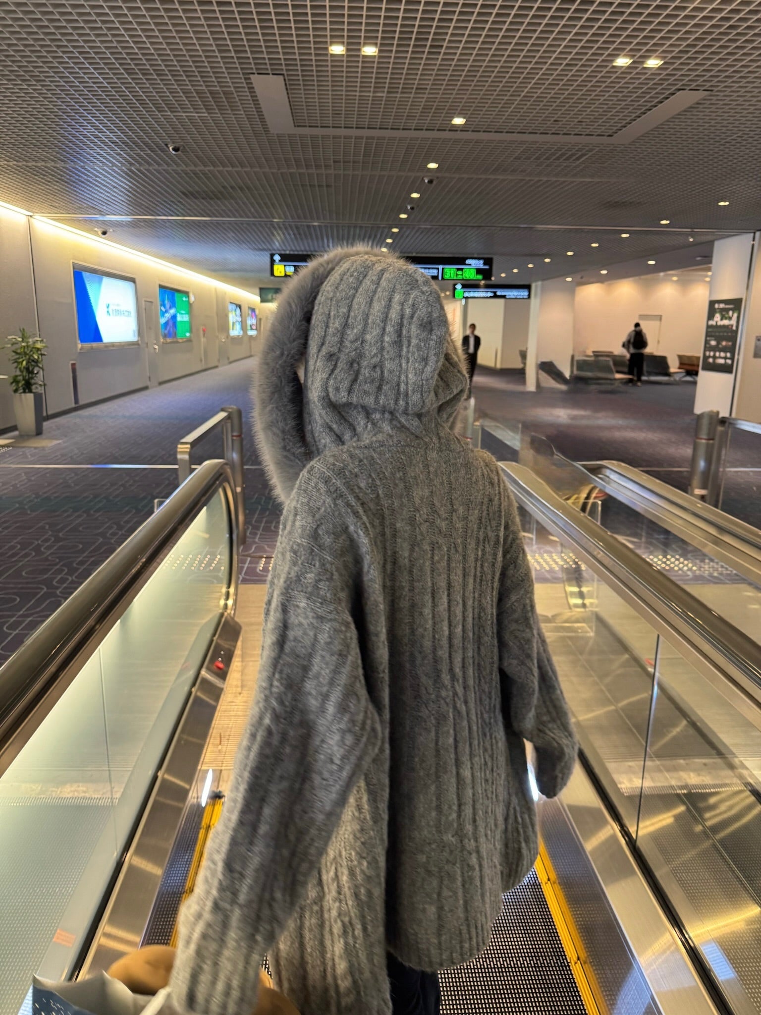 【予約販売】Bunny fur cable knit cardigan