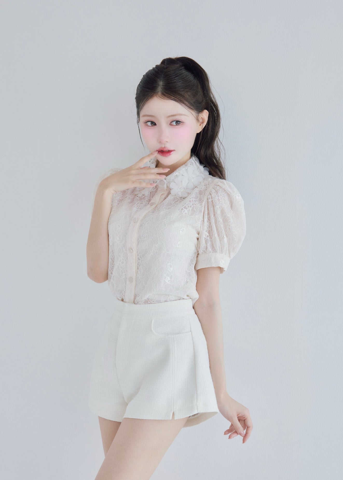 étoile flower lace blouse