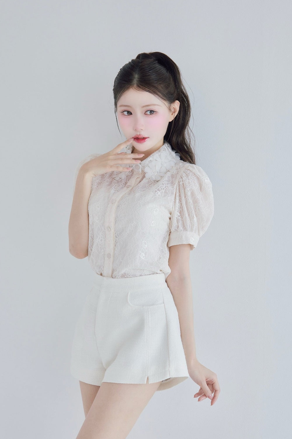étoile flower lace blouse
