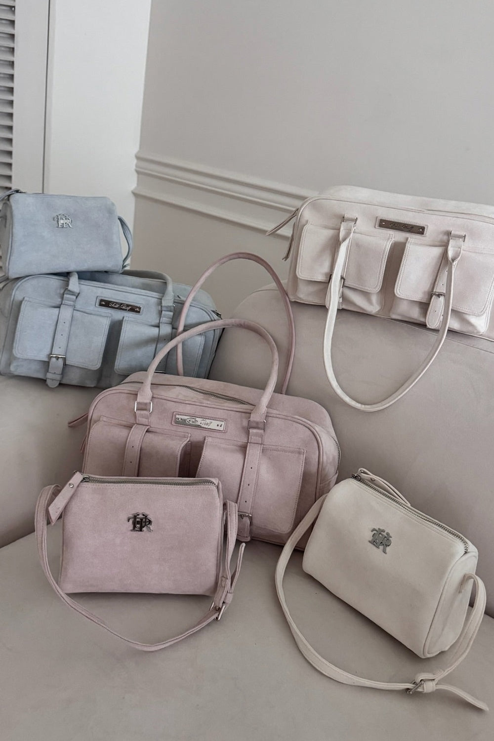Treat Ürself suède boston bag