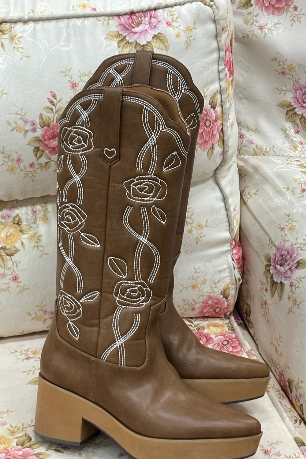 Rose embroidery western boots