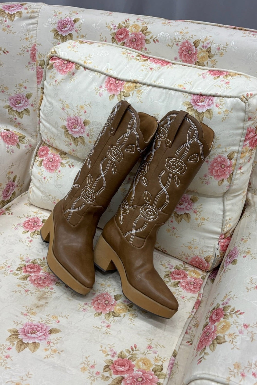 Rose embroidery western boots