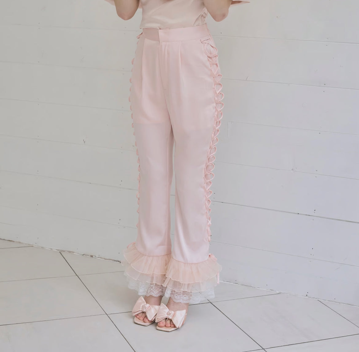 lace up frill pants (pink)