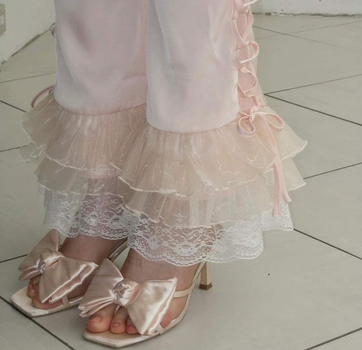 lace up frill pants (pink)