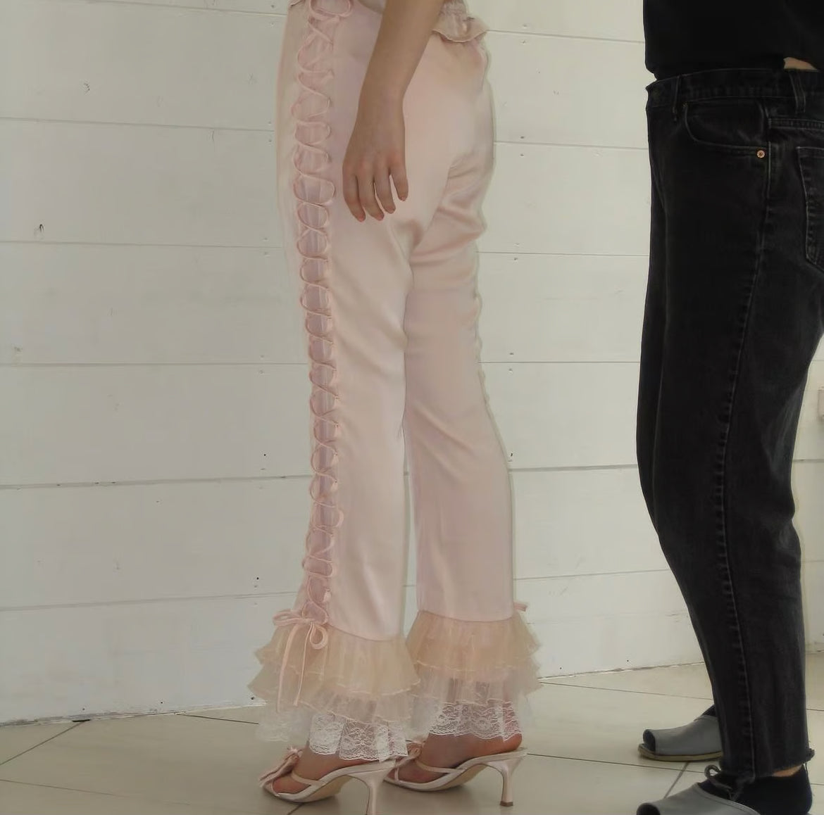 lace up frill pants (pink)