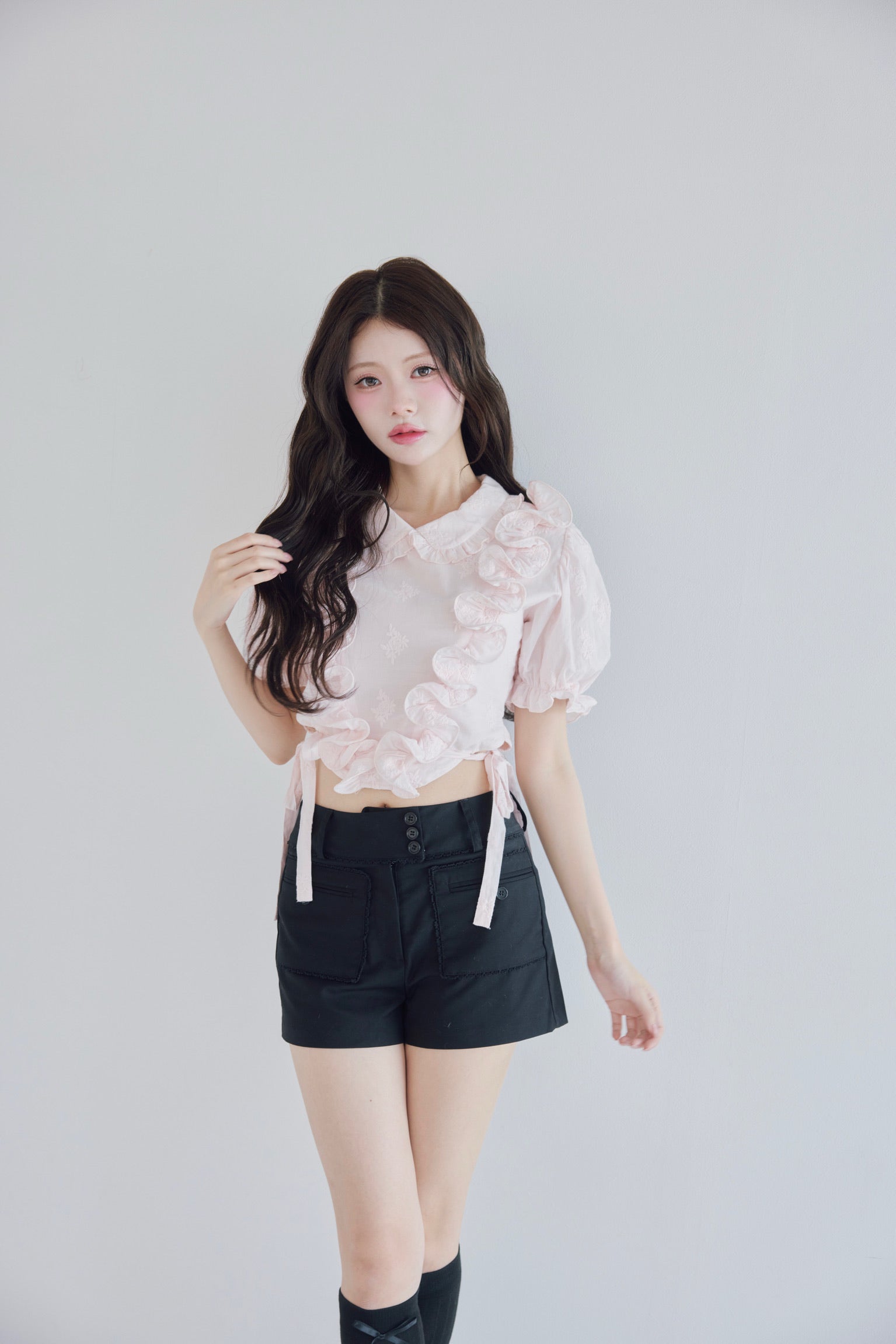 picot lace design short pants
