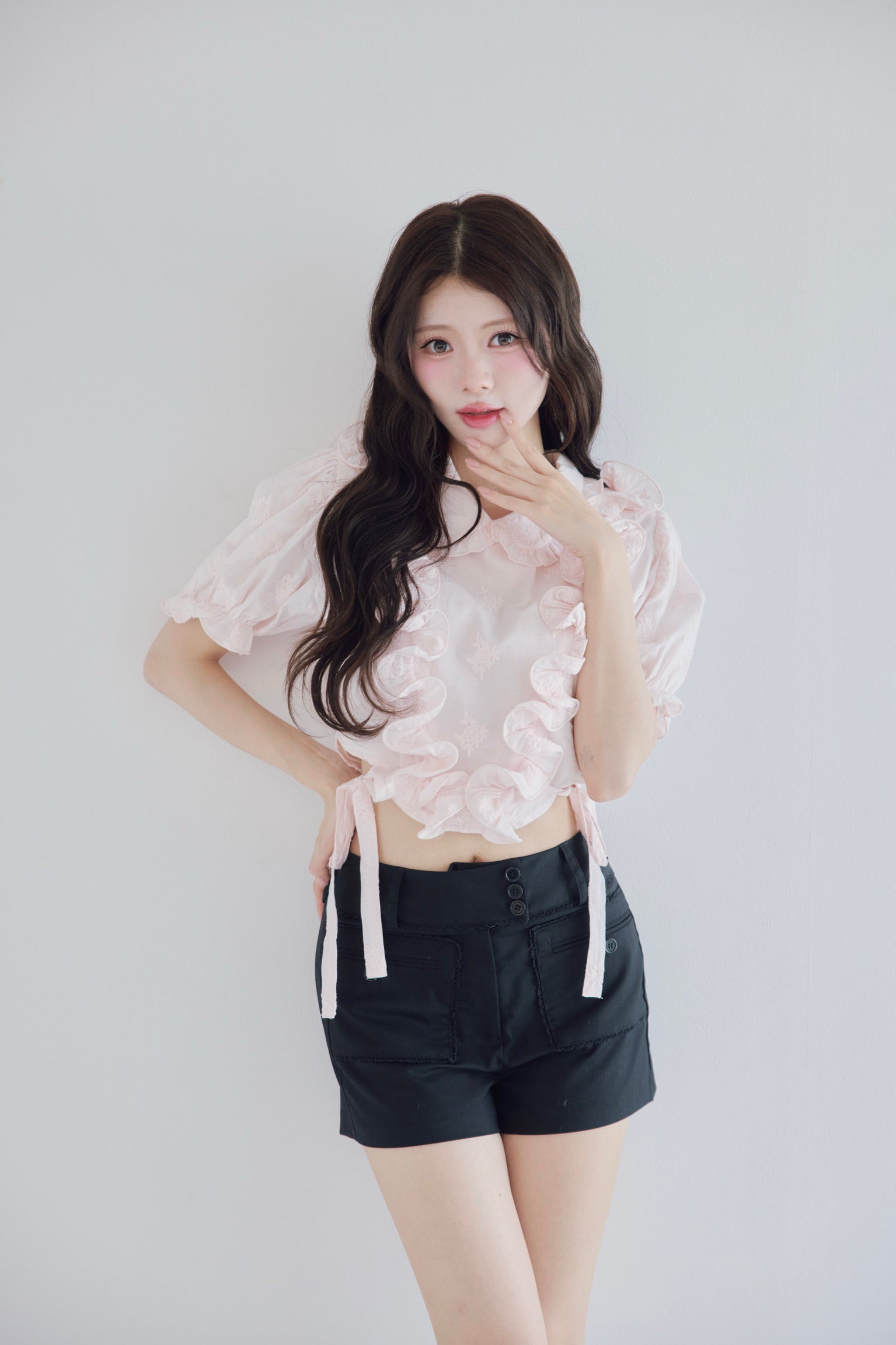 picot lace design short pants