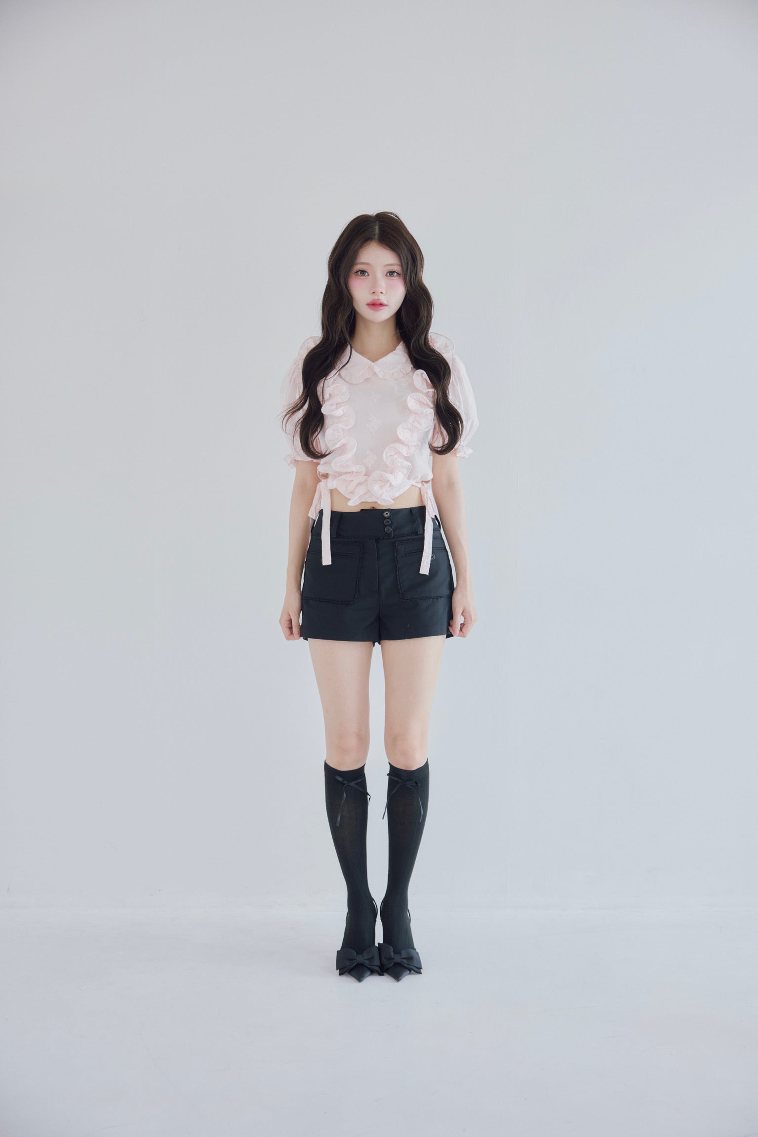 picot lace design short pants