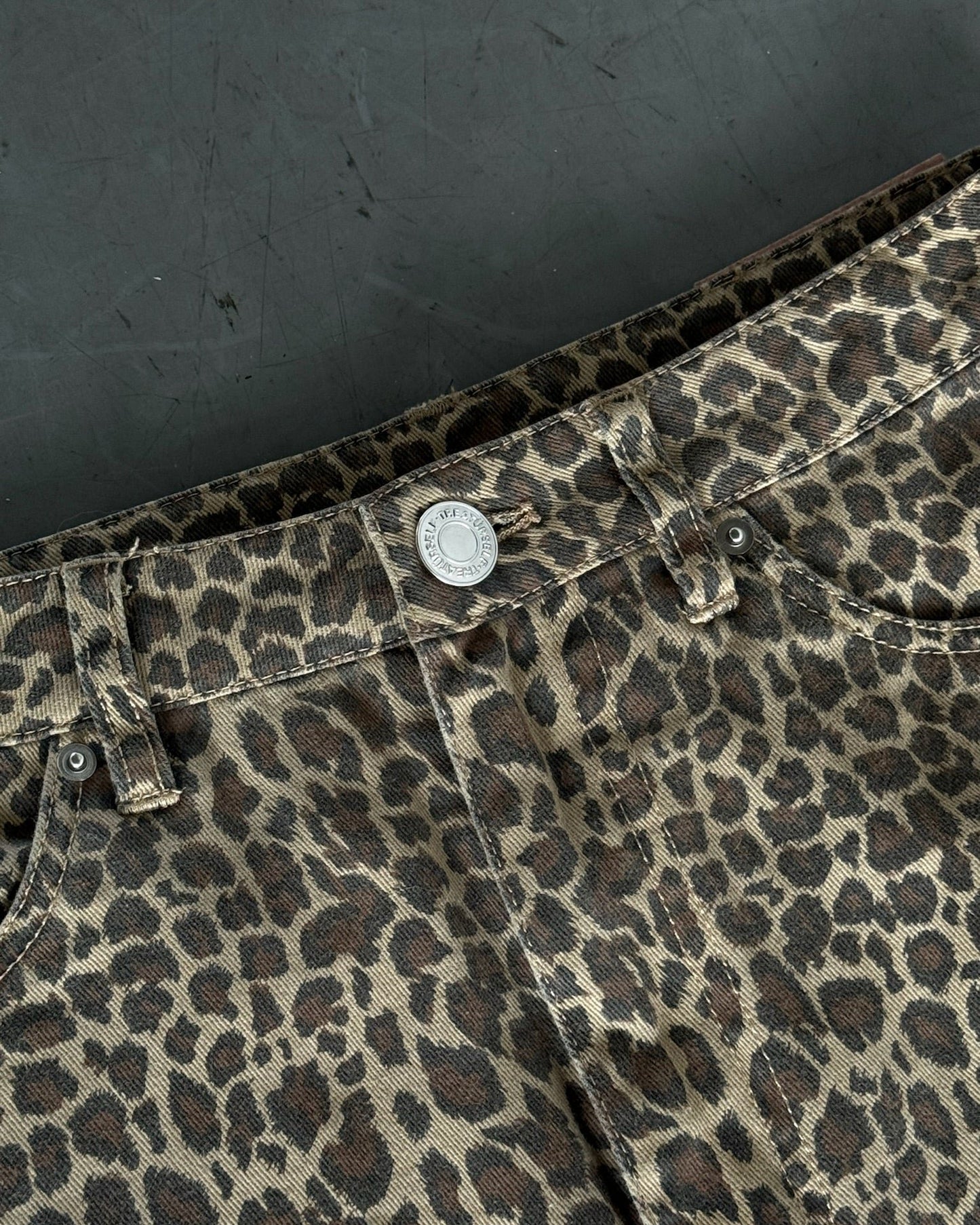 leopard mini skirt