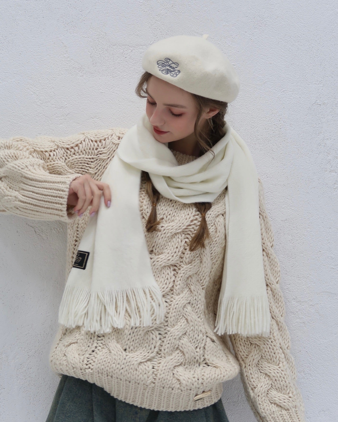 Treat Girl's muffler