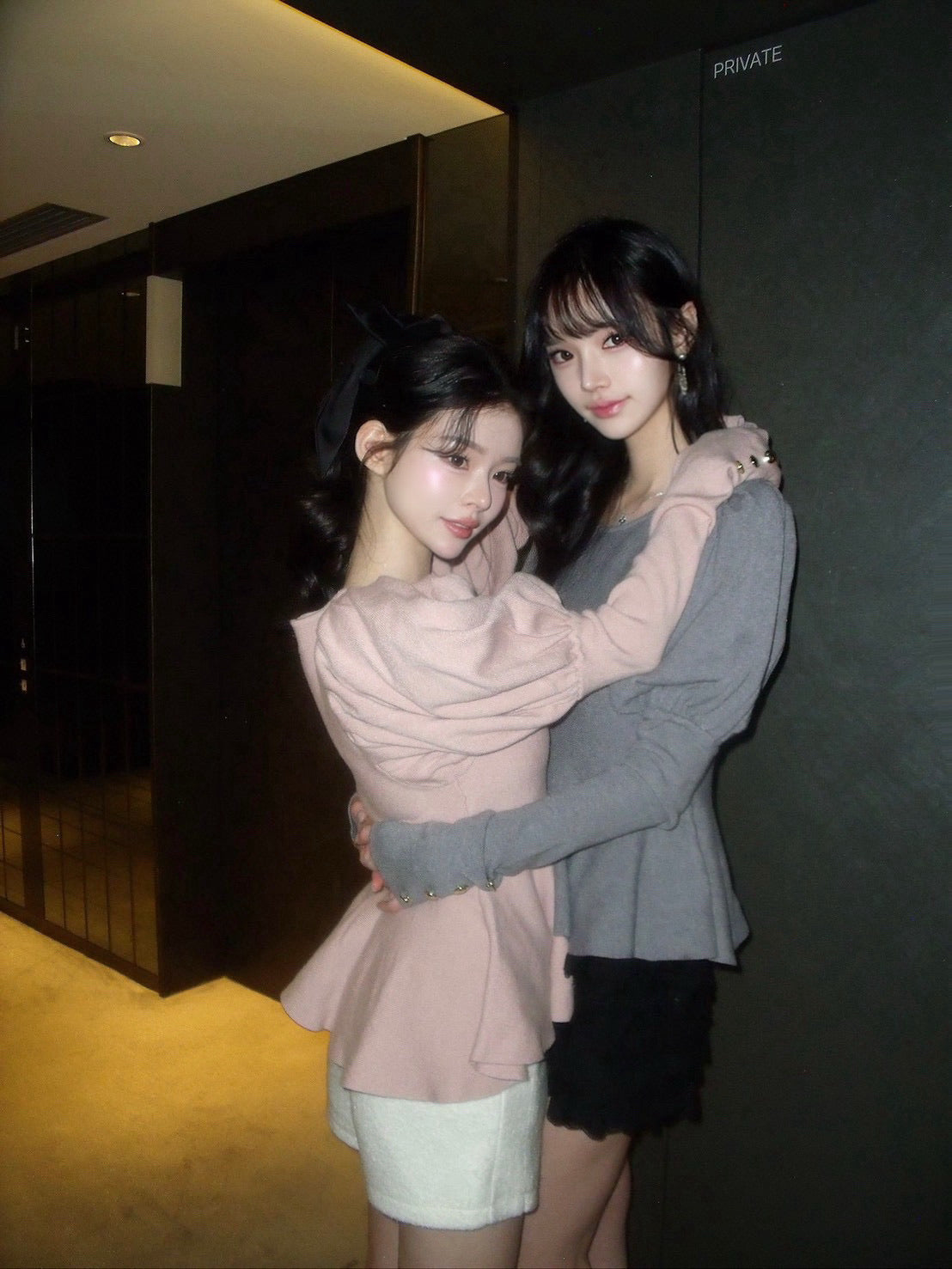 Volume sleeve peplum knit