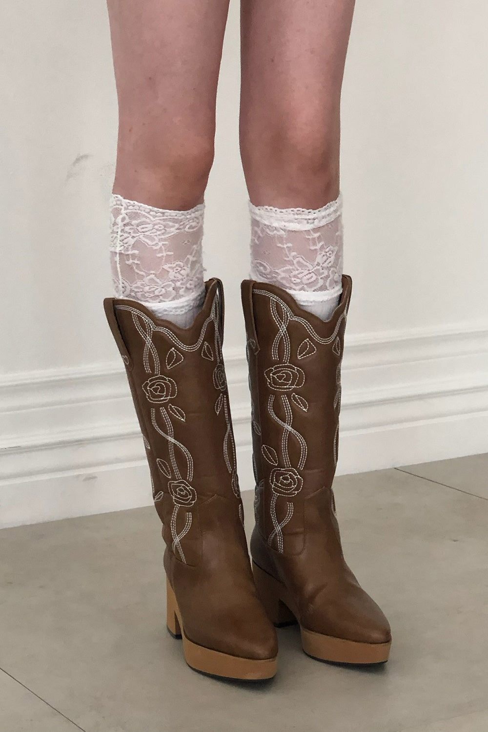 Rose embroidery western boots