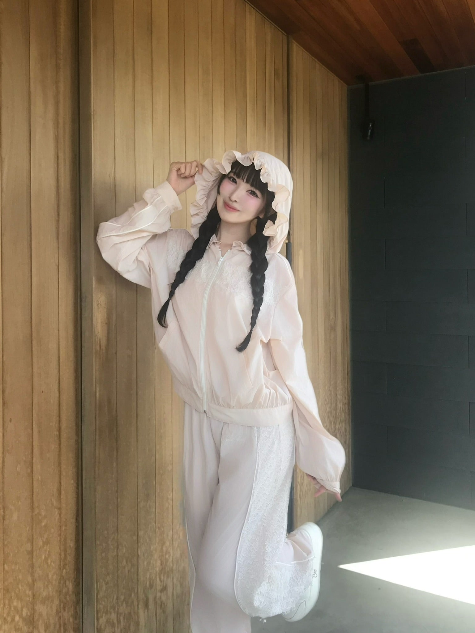 airy lace hoodie
