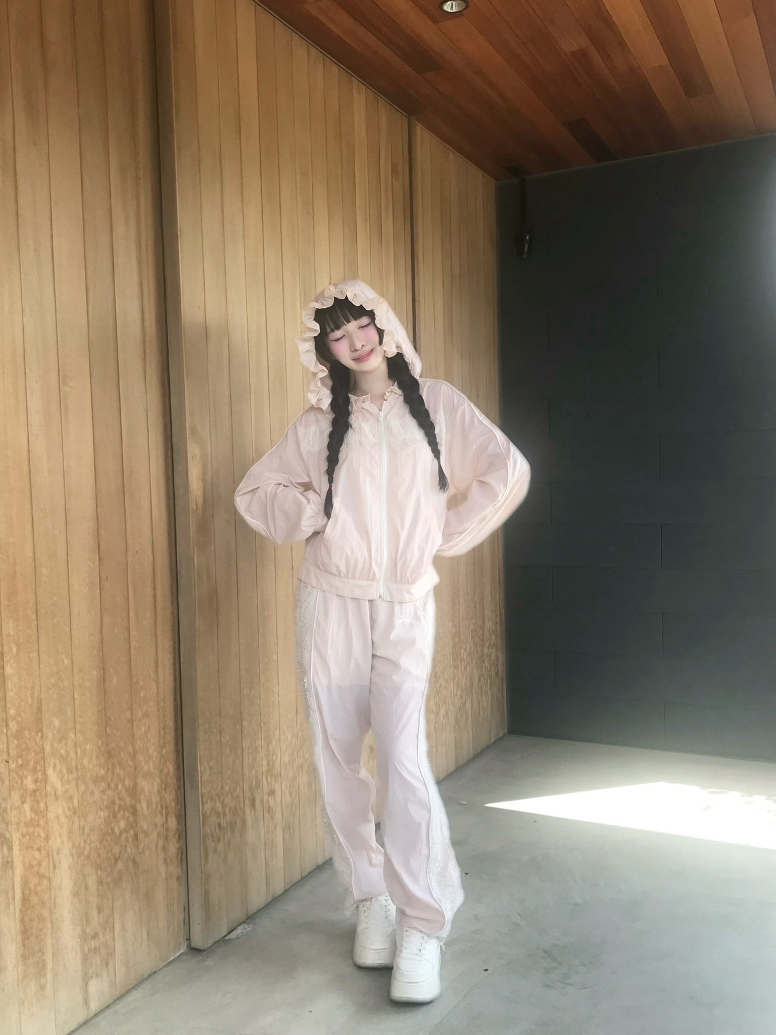 airy lace hoodie