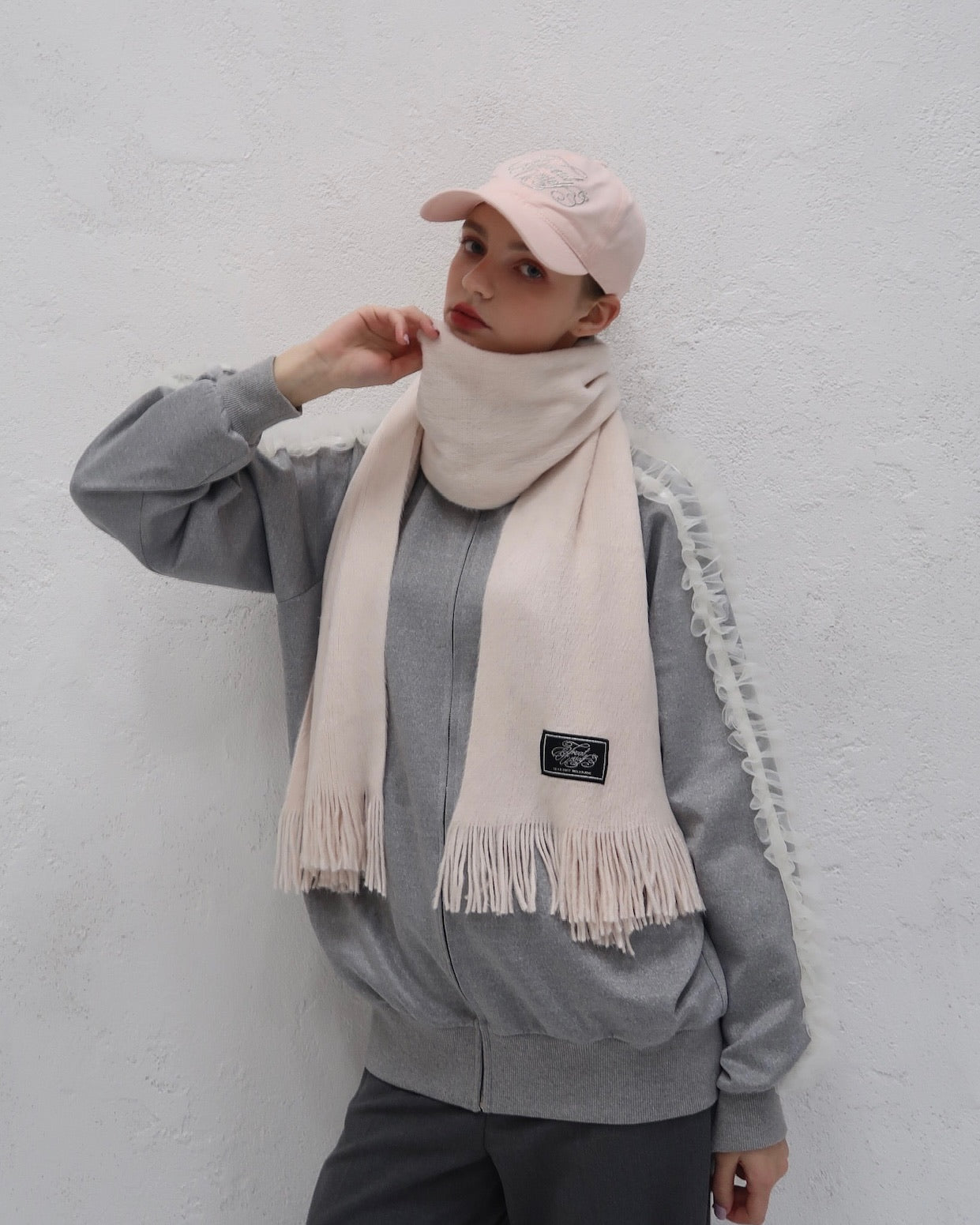 Treat Girl's muffler