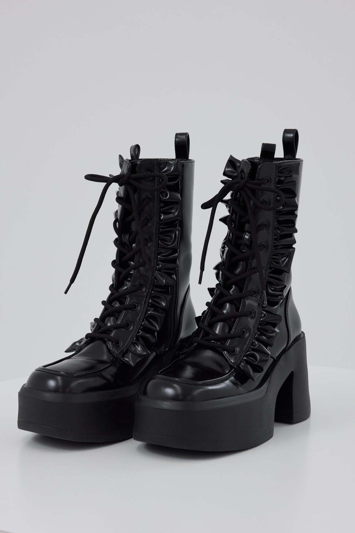 Frill lace up middle boots