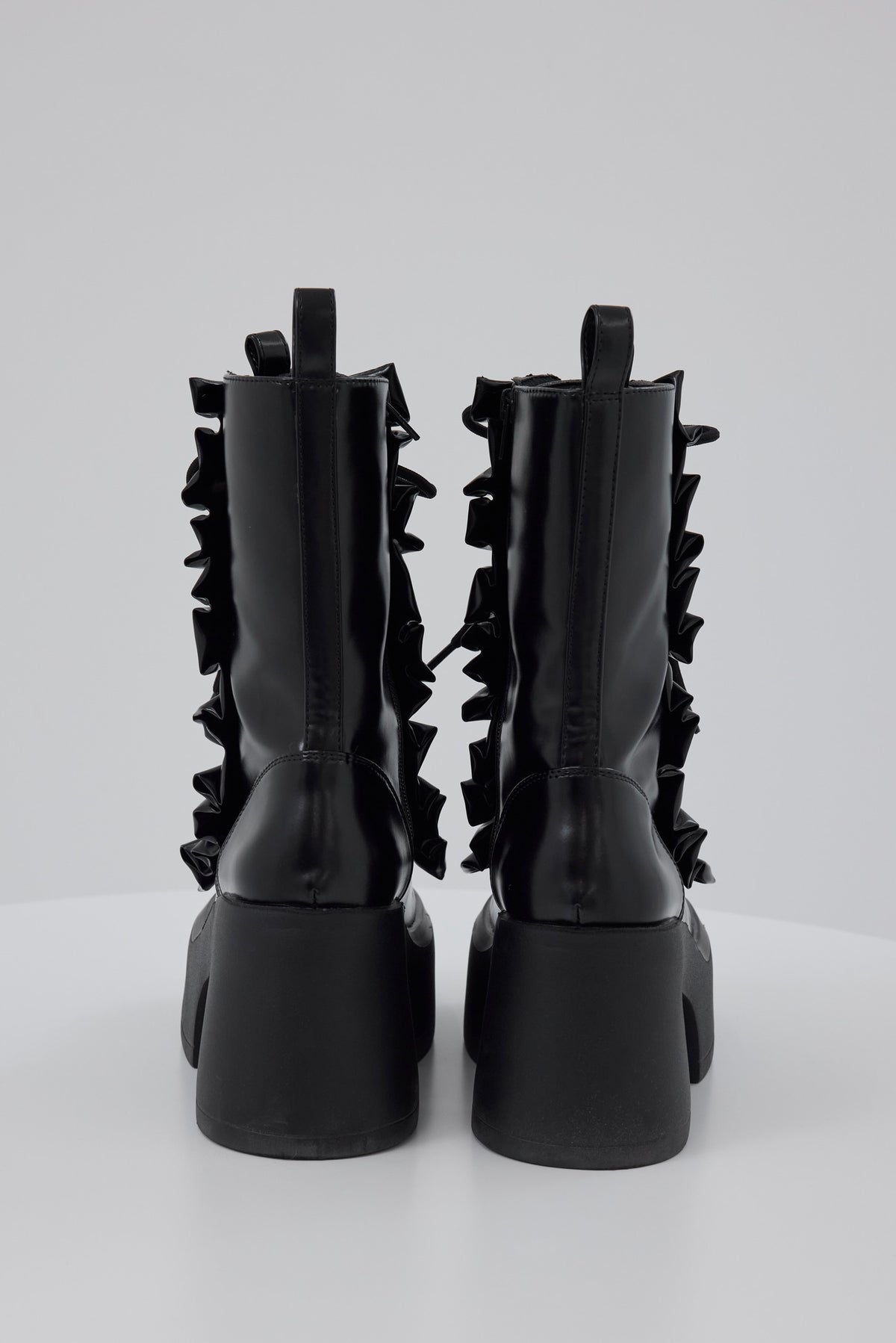 Frill lace up middle boots