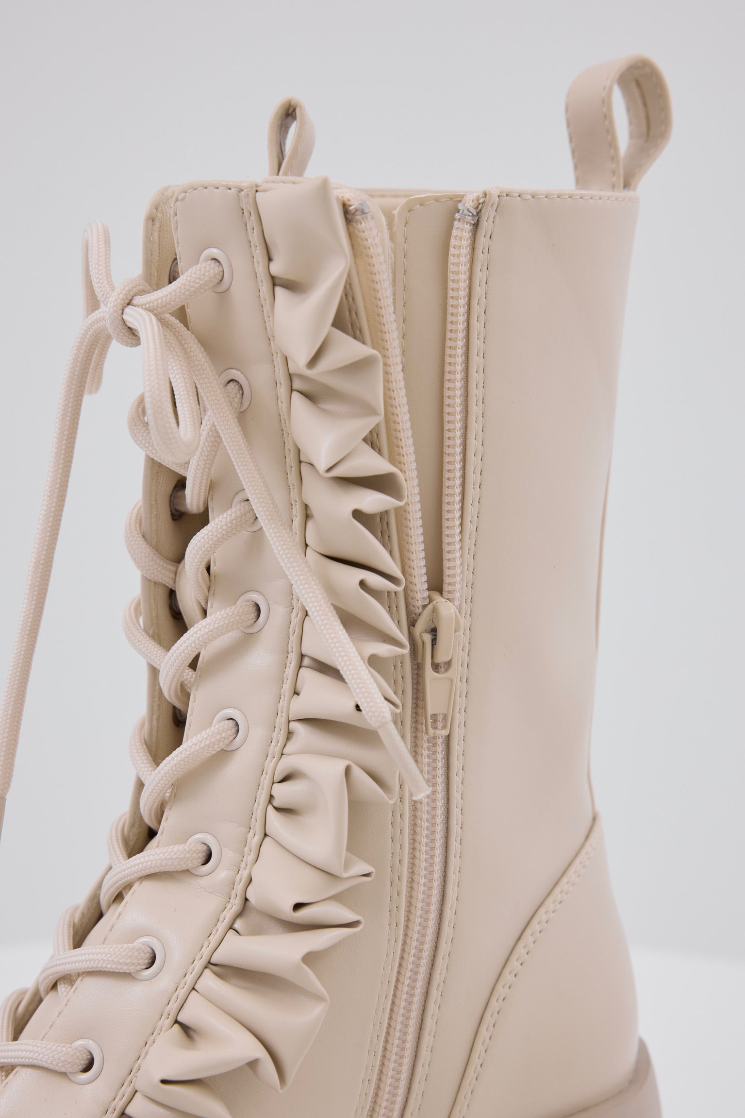 Frill lace up middle boots – Treat Ürself