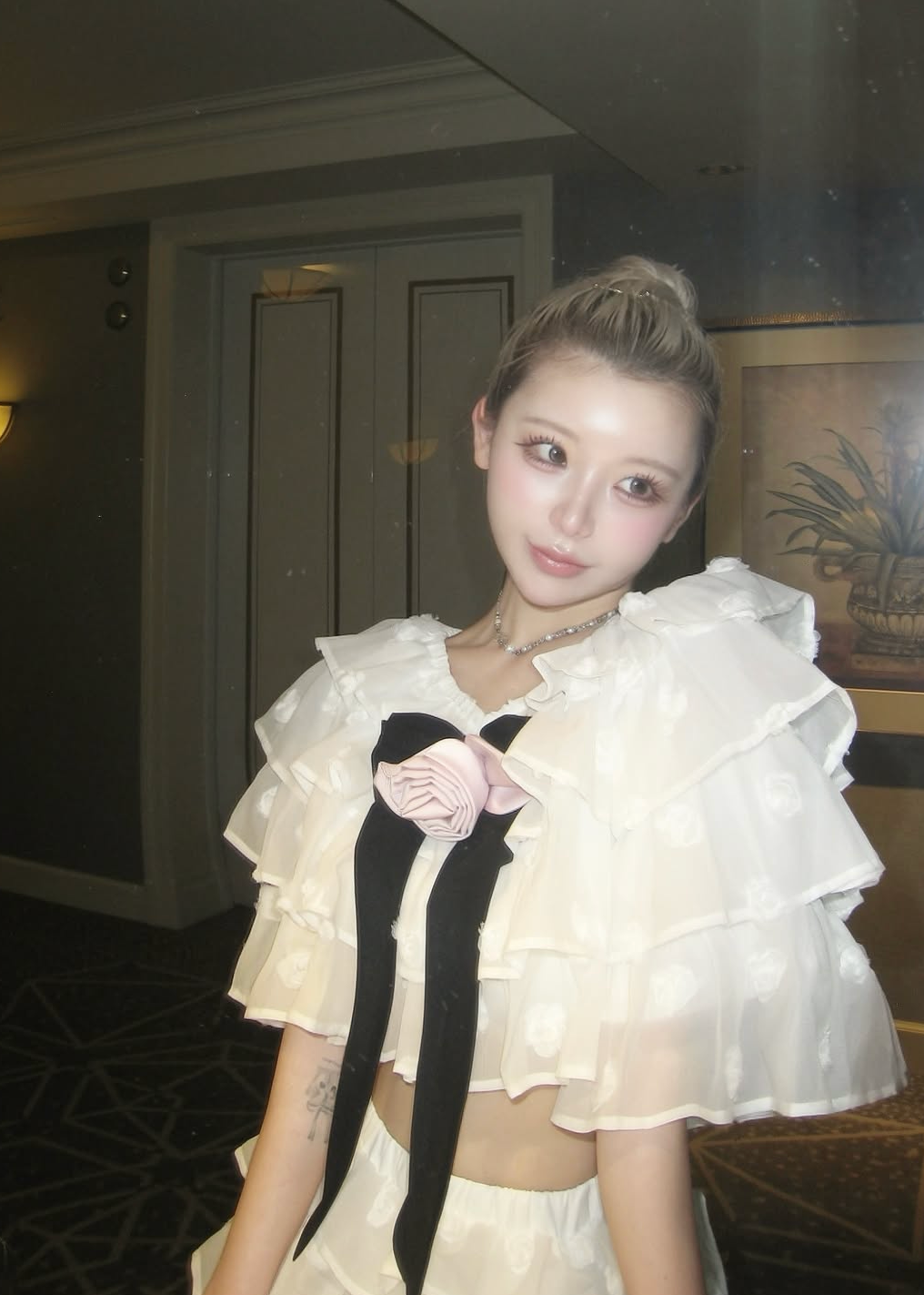 Lisa rose frill ribbon tops