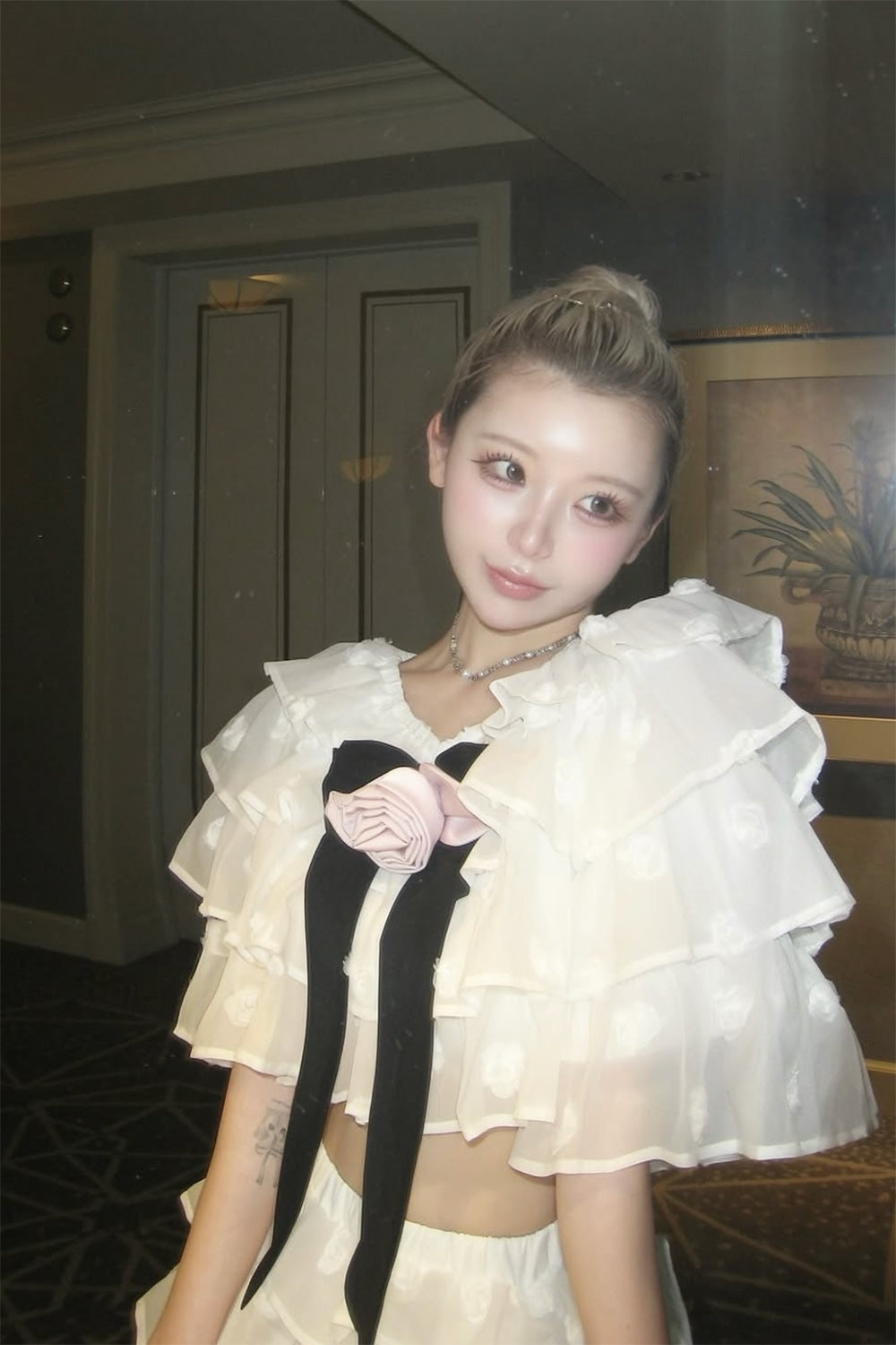 Lisa rose frill ribbon tops