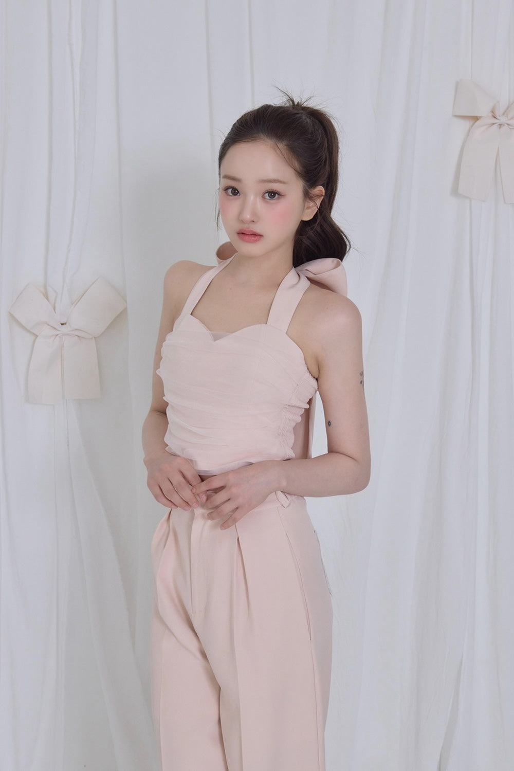 kitten ribbon tulle buister