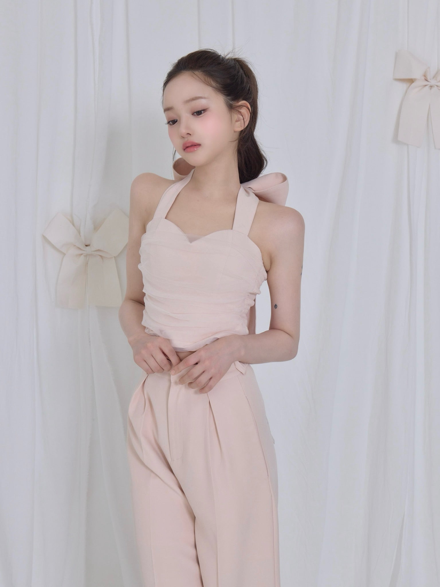 kitten ribbon tulle buister
