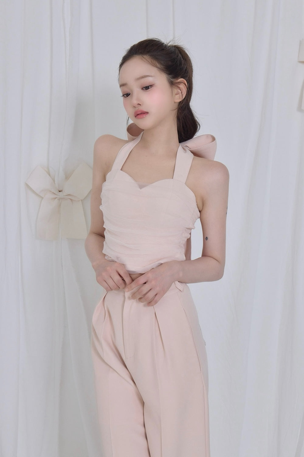 kitten ribbon tulle buister