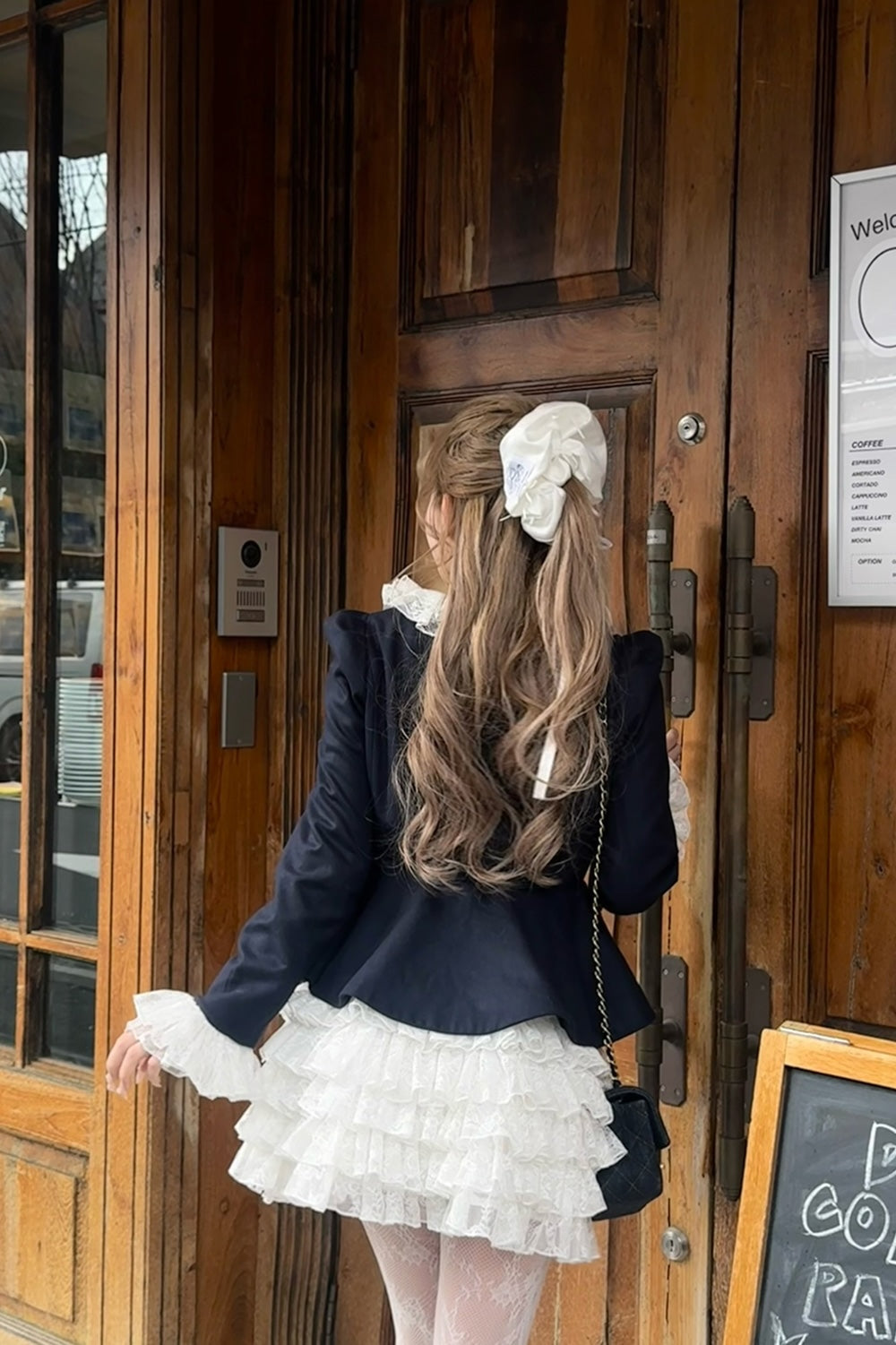 Russell lace mini skirt – Treat Ürself