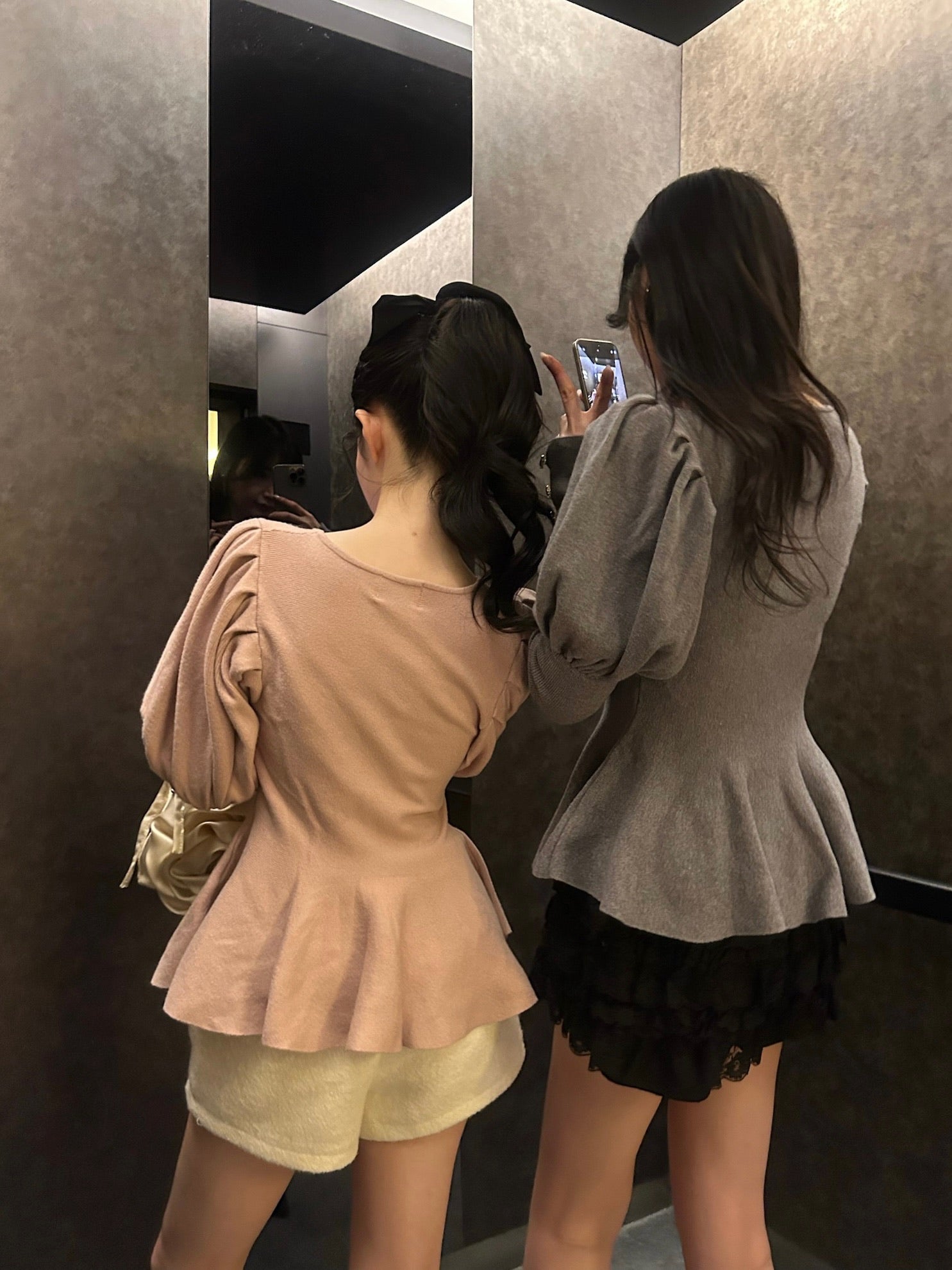 Volume sleeve peplum knit