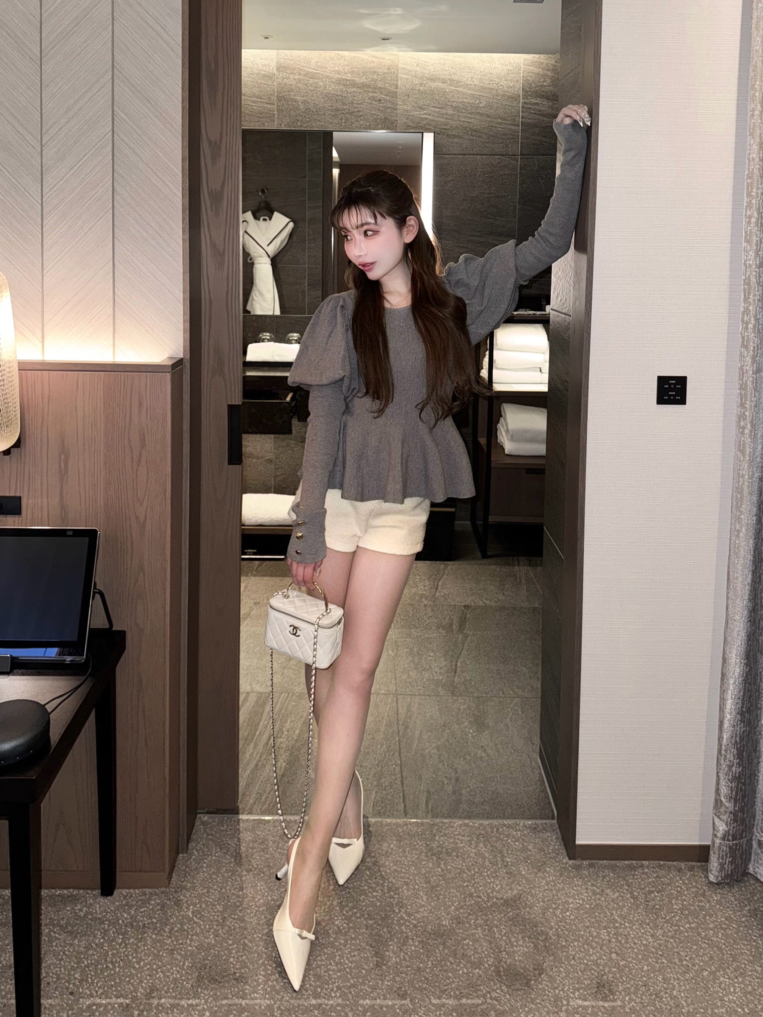 Volume sleeve peplum knit