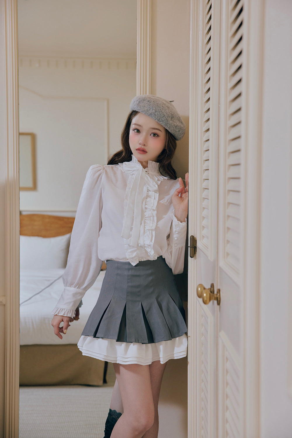 Stand collar frill blouse